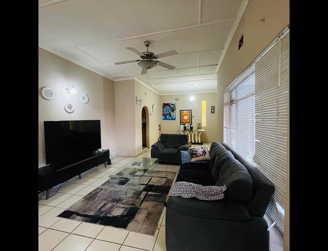 3 BEDROOM HOUSE FOR SALE IN PRIMROSE EAST